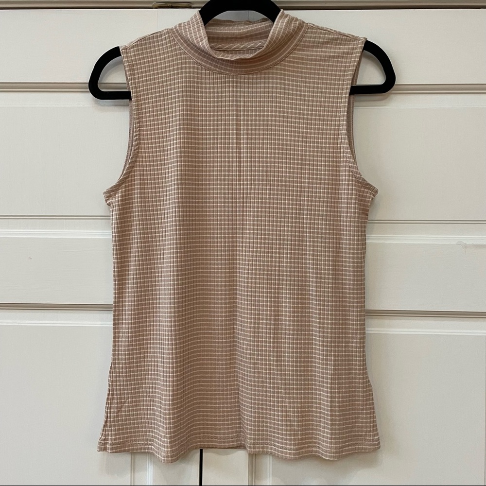 Cute Turtleneck Sleeveless Top